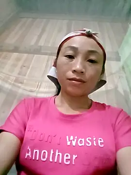 lucybaby00 online show from October 29, 2025, 8:52 pm