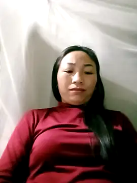 lucybaby00 online show from February 13, 2026, 10:32 pm