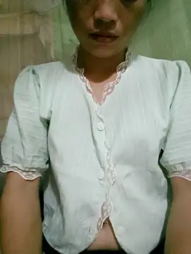 lucybaby00 online show from July 6, 2026, 10:23 pm