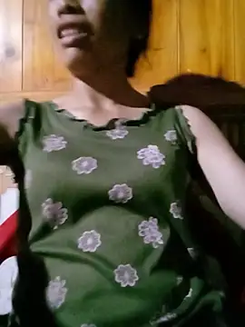lucybaby00 online show from August 3, 2026, 11:38 am