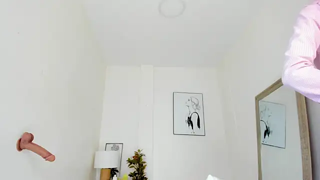 emy barnert online show from November 27, 2025, 12:27 pm