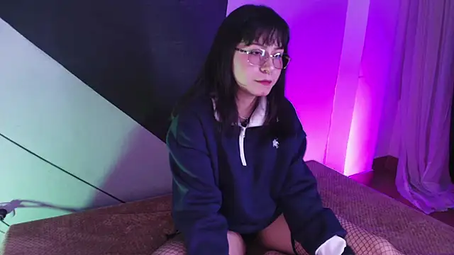 kitty malach online show from May 2, 2026, 3:34 am