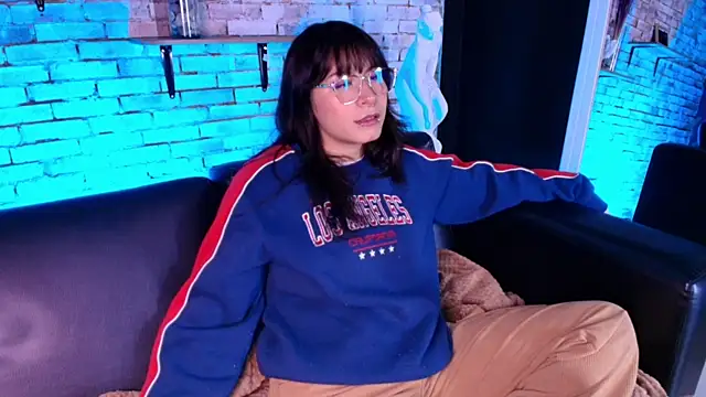 Snapshot of kitty_malach chatting on December 21, 2025, 3:19 am kitty malach online show from December 21, 2025, 3:19 am