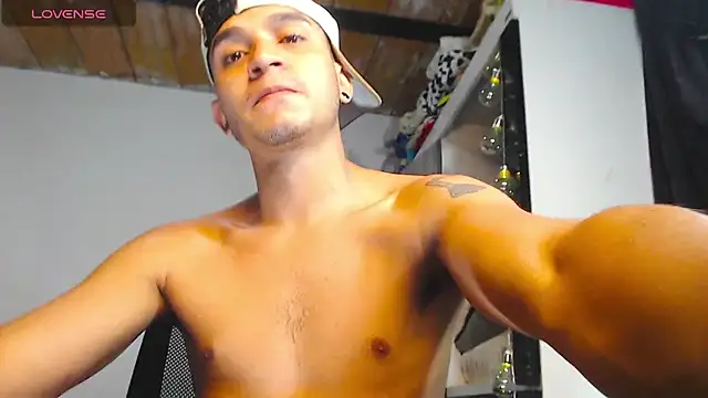 Angel latinboy online show from April 25, 2026, 1:36 pm
