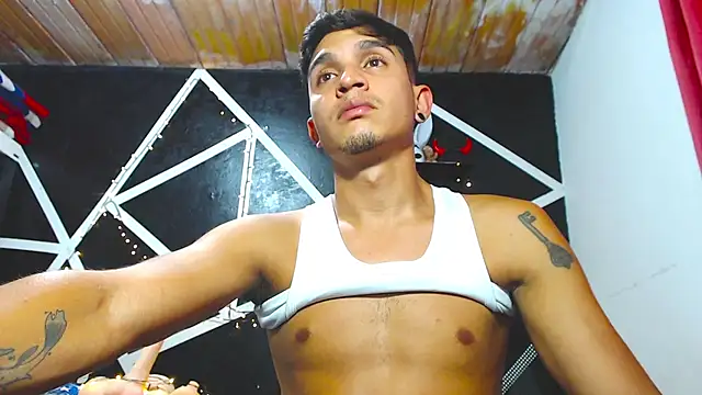 Angel latinboy online show from September 22, 2025, 8:59 pm