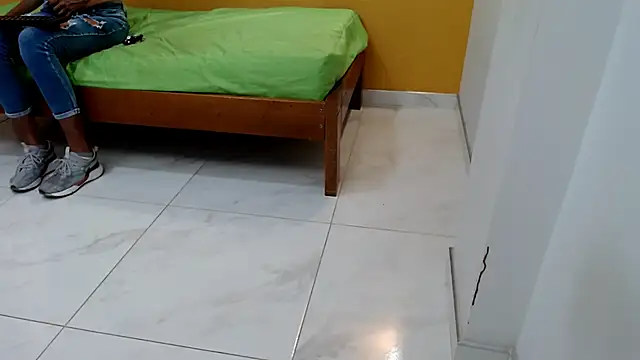 skinnyverus18 online show from February 28, 2026, 6:51 pm