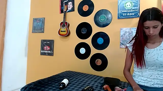 skinnyverus18 online show from March 3, 2026, 7:32 pm