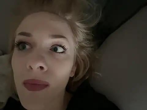 DaryaDoll online show from February 7, 2026, 12:02 pm