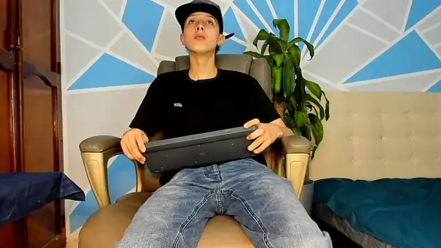 ArthurCox online show from October 4, 2025, 5:36 pm