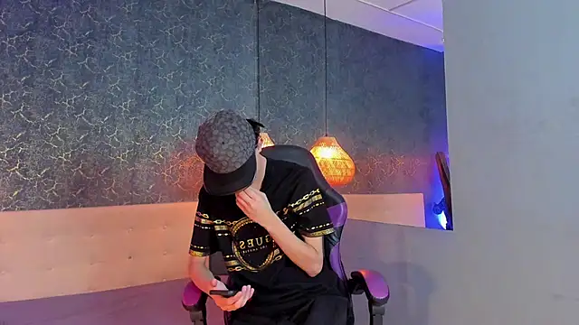 ArthurCox online show from January 9, 2026, 8:05 pm