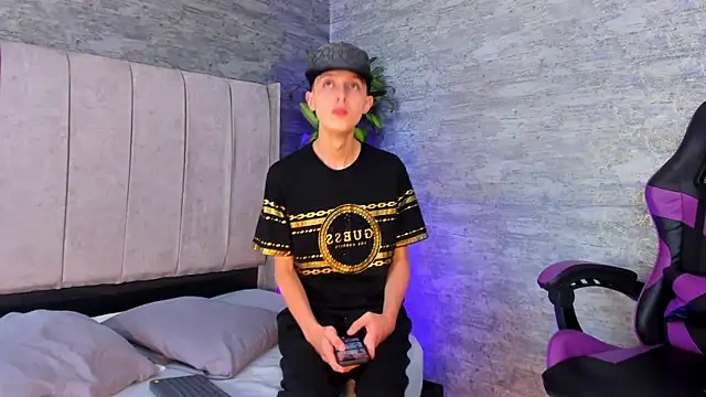 ArthurCox online show from October 31, 2025, 5:31 pm