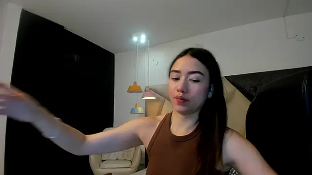 SaraWagner  online show from October 27, 2025, 12:11 am