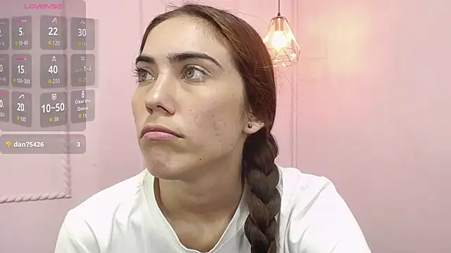 danna7cute online show from October 17, 2025, 8:54 pm