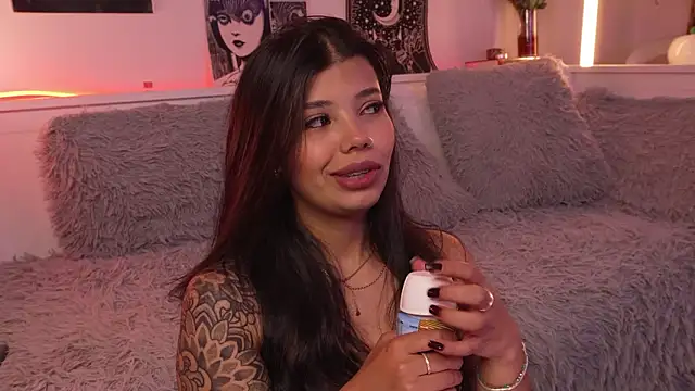 Snapshot of sophieee_art chatting on March 9, 2026, 5:55 am sophieee art online show from March 9, 2026, 5:55 am