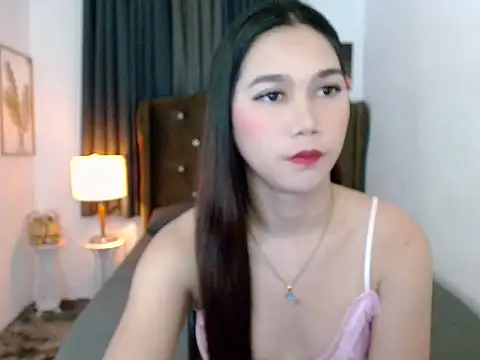 Snapshot of airyloove chatting on October 22, 2025, 11:14 pm airyloove online show from October 22, 2025, 11:14 pm