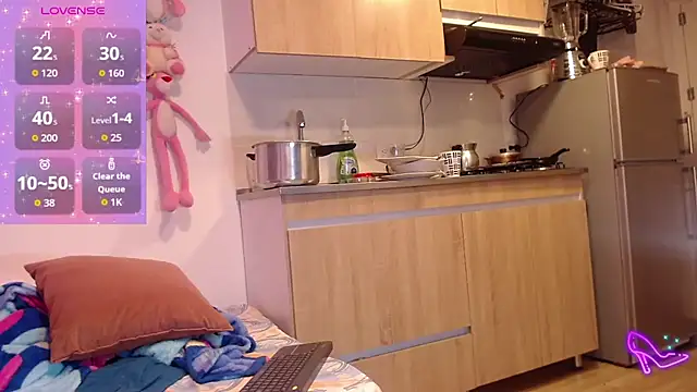 AllysonStonne online show from February 6, 2026, 2:29 am