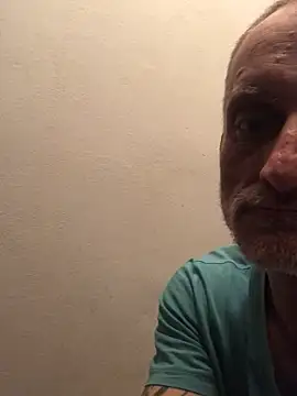 pepis117 online show from April 18, 2026, 10:32 pm