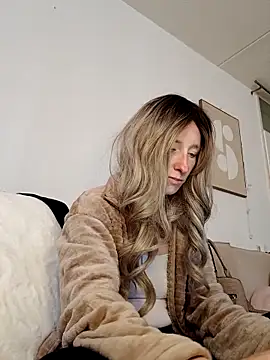 Snapshot of Maeve92 chatting on September 12, 2025, 7:19 am Maeve92 online show from September 12, 2025, 7:19 am