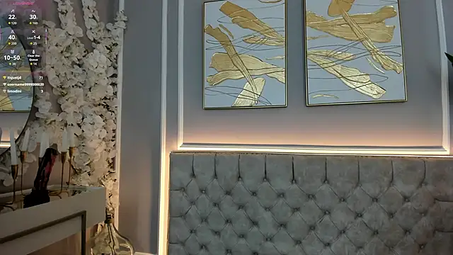 ellette   online show from September 14, 2025, 7:14 pm