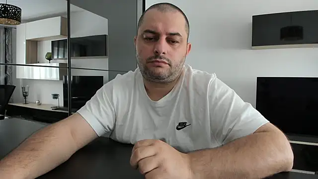Snapshot of DravenPeak chatting on June 10, 2026, 7:42 am DravenPeak online show from June 10, 2026, 7:42 am