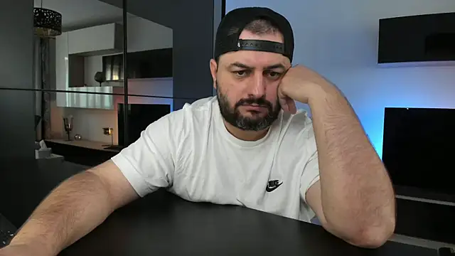 DravenPeak online show from July 19, 2026, 4:10 am