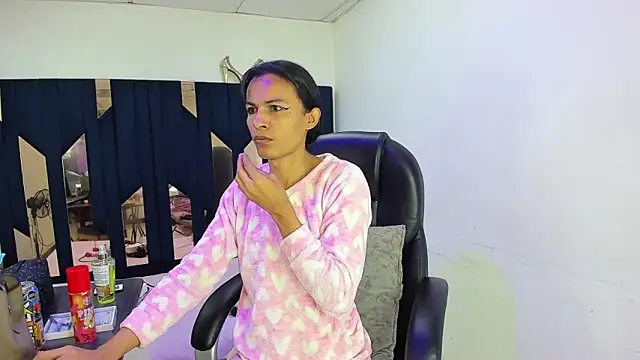 Aisha hotts777 online show from April 26, 2026, 3:26 am
