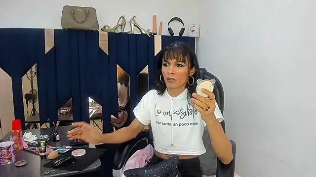 Aisha hotts777 online show from April 24, 2026, 3:30 am