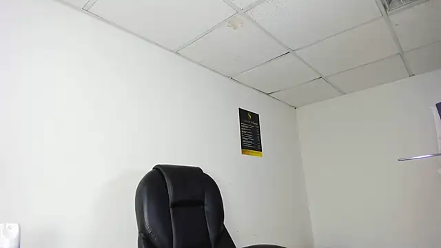 Aisha hotts777 online show from December 5, 2025, 3:49 am