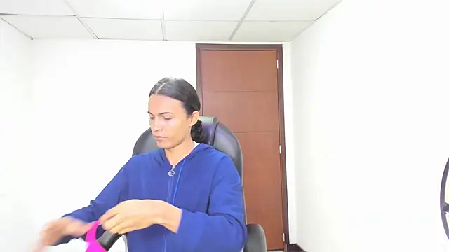 Aisha hotts777 online show from February 26, 2026, 3:28 am