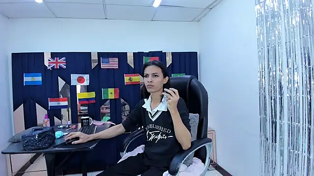 Aisha hotts777 online show from July 6, 2026, 8:22 pm
