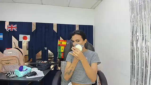 Aisha hotts777 online show from July 18, 2026, 6:27 pm