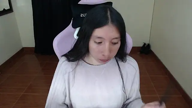 ScarlettShirahoshi online show from October 1, 2025, 3:16 pm