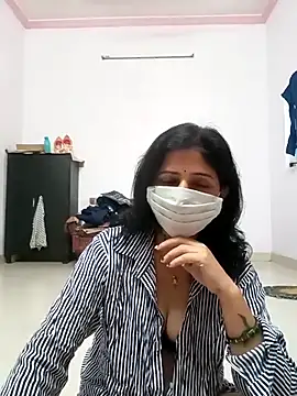 BITEXBABYlove online show from November 4, 2025, 2:48 am