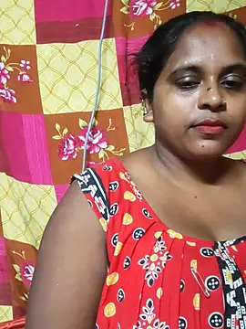 Hot-Show2 online show from September 8, 2025, 4:28 pm