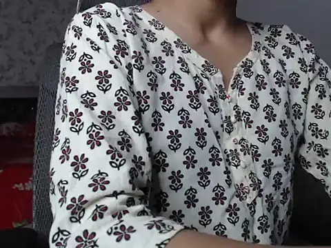 snow white123 online show from October 2, 2025, 8:12 pm