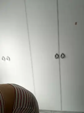 TenderLaGlamor online show from September 24, 2025, 10:11 am