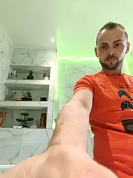 papichulo0099 online show from October 18, 2025, 9:44 am