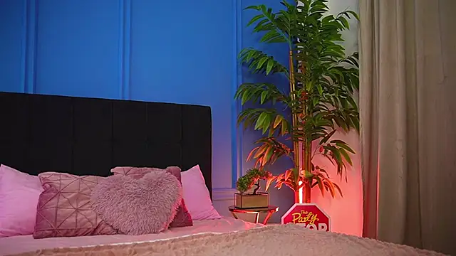 alexxisrae online show from November 9, 2025, 4:05 am