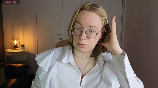 Snapshot of Amanda_Butlerr chatting on June 5, 2026, 12:44 pm Amanda Butlerr online show from June 5, 2026, 12:44 pm