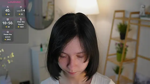 SuzanneHowse online show from November 5, 2025, 6:38 am