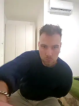 mrlyuis online show from December 5, 2025, 7:45 pm