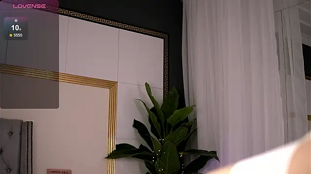 RebeccaRese online show from March 10, 2026, 9:24 am