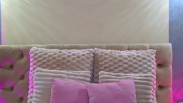 Snapshot of LaraQ chatting on July 19, 2026, 4:26 pm LaraQ online show from July 19, 2026, 4:26 pm