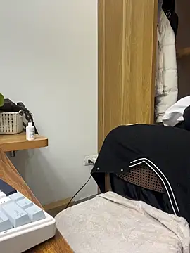 Snapshot of bunny_b4nny chatting on November 17, 2025, 4:00 pm bunny b4nny online show from November 17, 2025, 4:00 pm