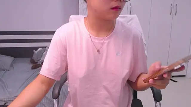 Snapshot of bunny_b4nny chatting on October 9, 2025, 5:30 am bunny b4nny online show from October 9, 2025, 5:30 am