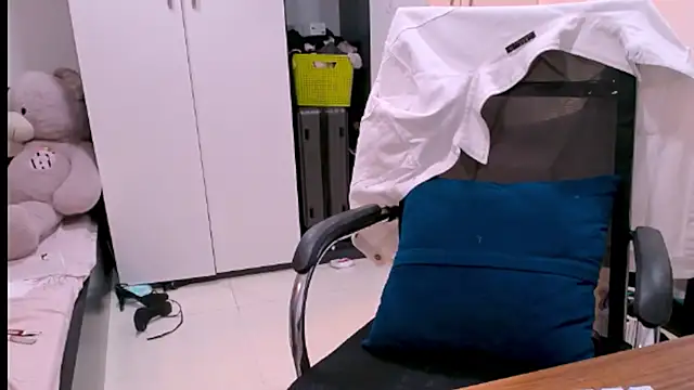 Snapshot of bunny_b4nny chatting on September 13, 2025, 2:28 pm bunny b4nny online show from September 13, 2025, 2:28 pm