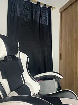 Scarlett05 online show from September 28, 2025, 11:01 pm