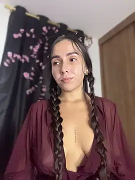 Scarlett05 online show from July 5, 2026, 1:32 am