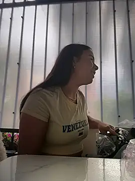 Snapshot of TessaCooper1 chatting on June 25, 2026, 7:52 pm TessaCooper1 online show from June 25, 2026, 7:52 pm