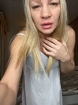 Bellissa  online show from February 13, 2026, 11:54 am